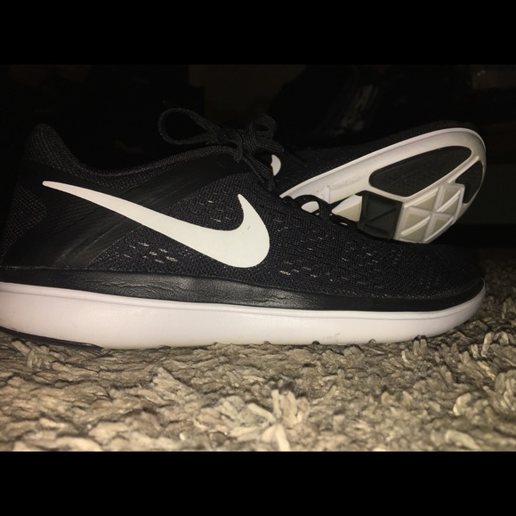 Nike Shoes - Nike Flex 2016 Run